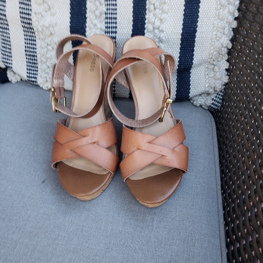 Express Wedges